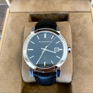 BURBERRY BU9009 Genuine Leather Strap Analog Watch